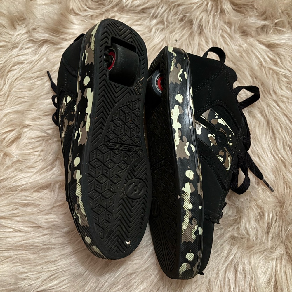 Vguc Heely’s - image 1